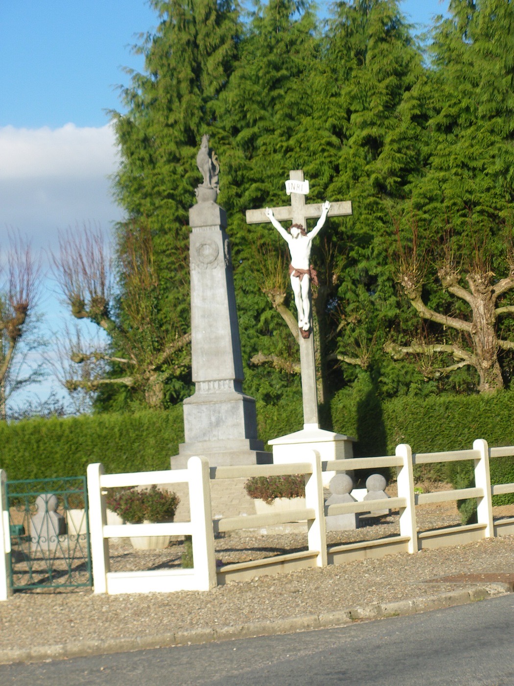Le monument aux morts de Mondicourt